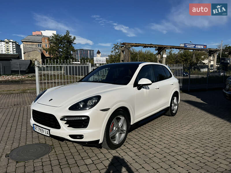 Внедорожник / Кроссовер Porsche Cayenne 2011 в Микуличине