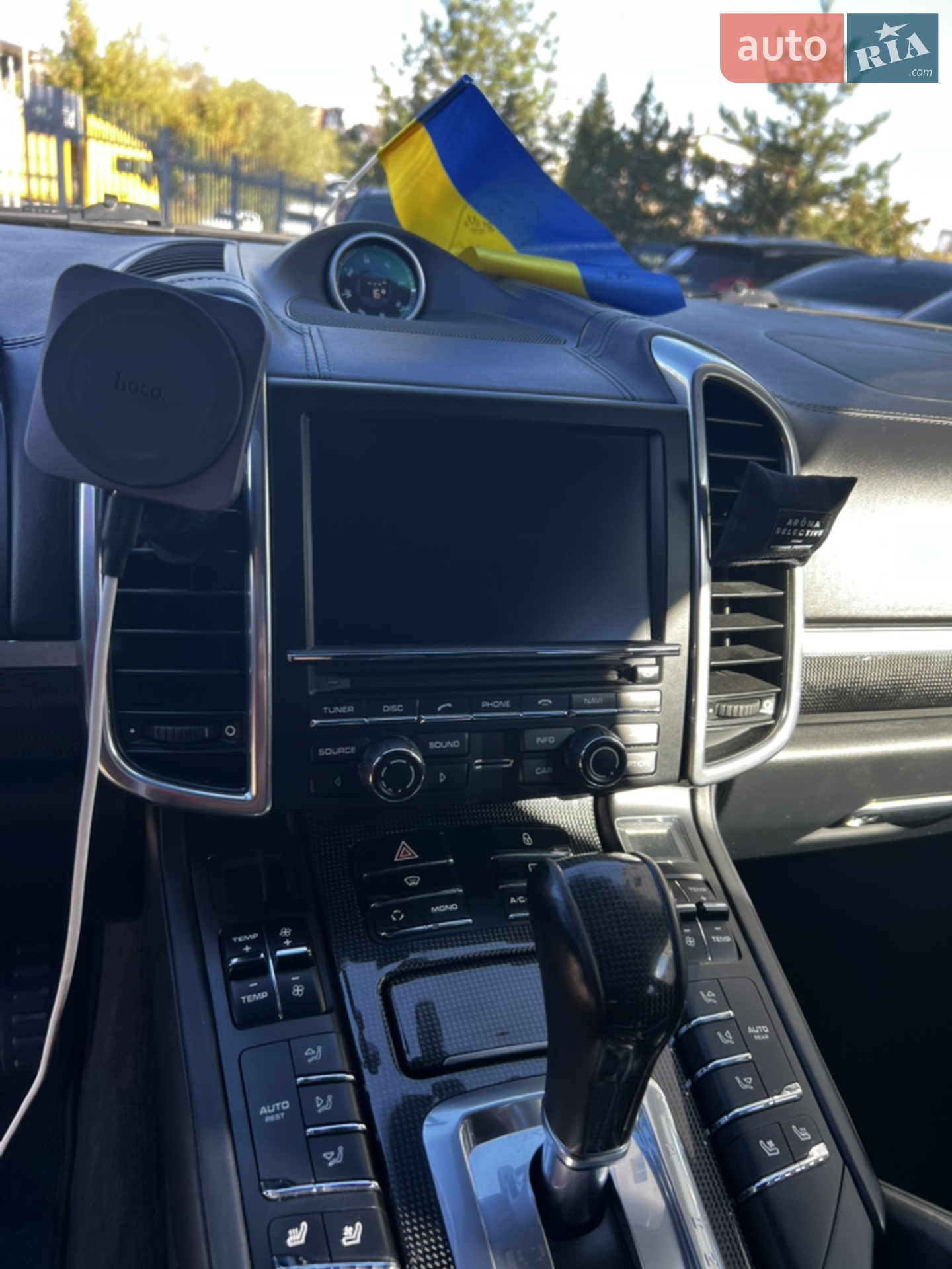 2011 Porsche Cayenne - мініатюра 21