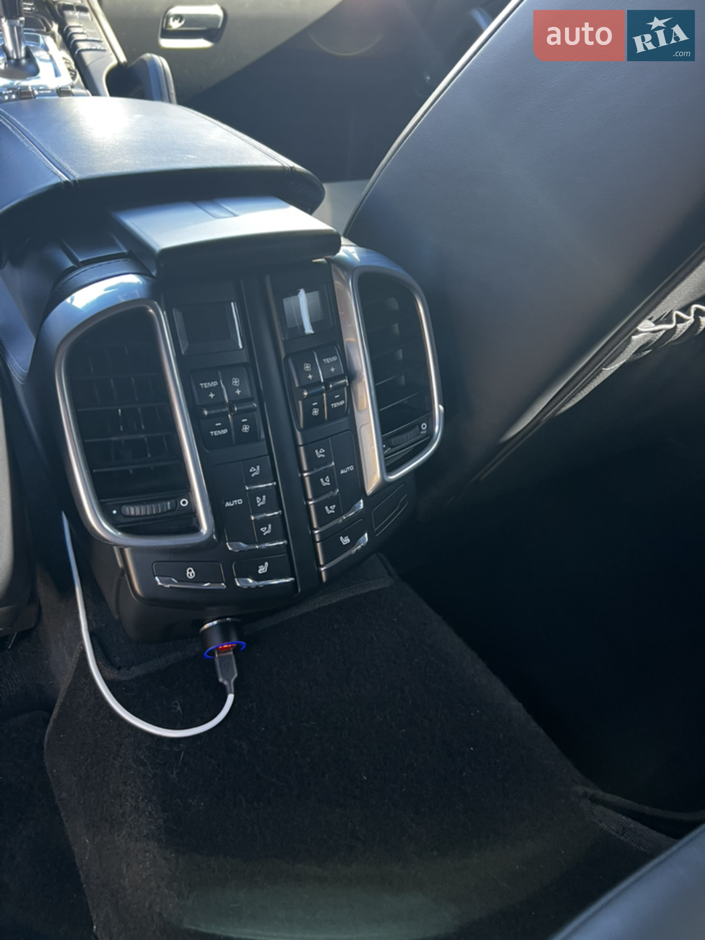 2011 Porsche Cayenne - мініатюра 29