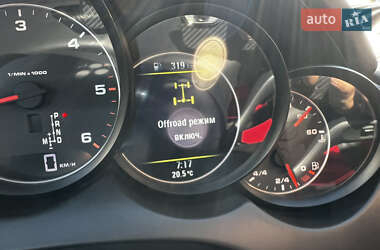 Внедорожник / Кроссовер Porsche Cayenne 2011 в 