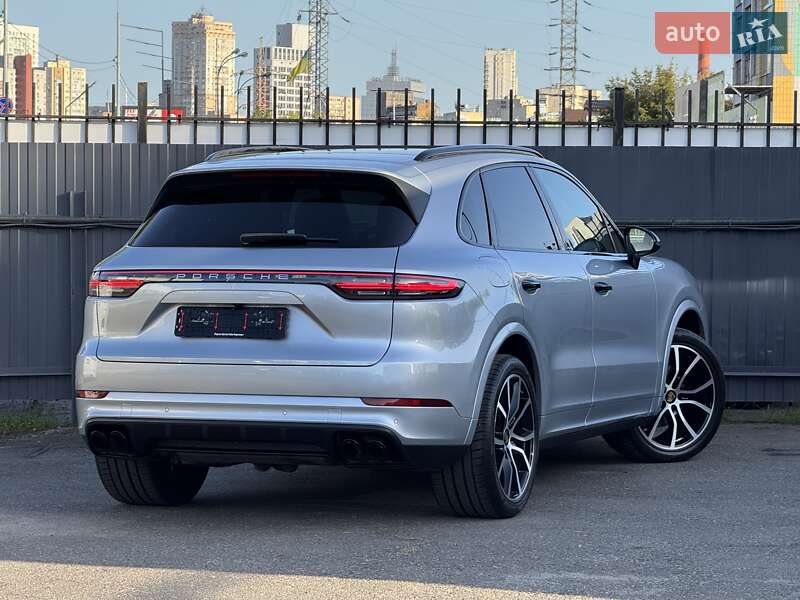 Porsche Cayenne 2020