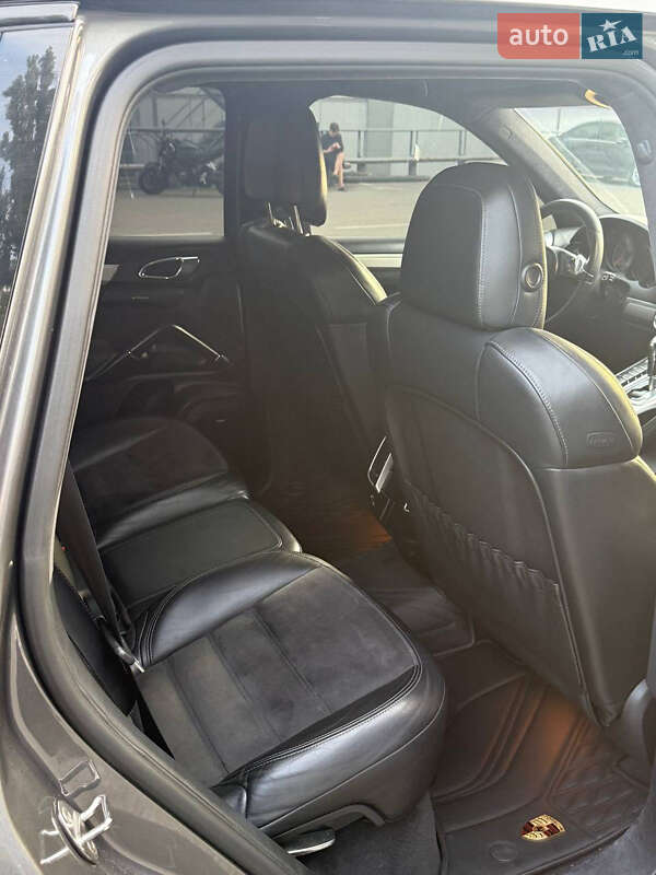 Внедорожник / Кроссовер Porsche Cayenne 2012 в Киеве фото 9 Внедорожник / Кроссовер Porsche Cayenne 2012 в Киеве
