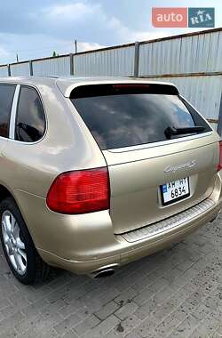 Позашляховик / Кросовер Porsche Cayenne 2004 в 
