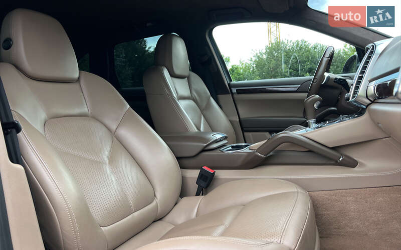 Внедорожник / Кроссовер Porsche Cayenne 2012 в Львове