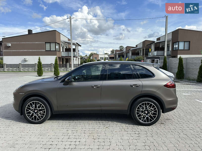 Внедорожник / Кроссовер Porsche Cayenne 2011 в Ровно