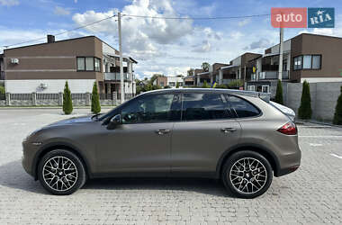Позашляховик / Кросовер Porsche Cayenne 2011 в 