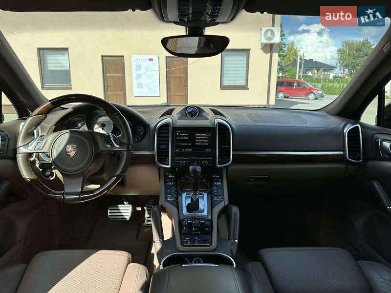 Внедорожник / Кроссовер Porsche Cayenne 2011 в Ровно