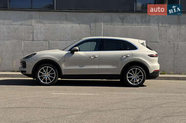 Внедорожник / Кроссовер Porsche Cayenne 2020 в 
