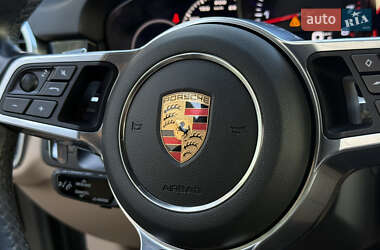 Внедорожник / Кроссовер Porsche Cayenne 2020 в 