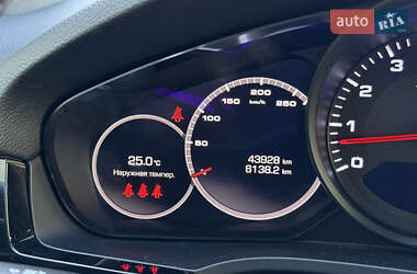 Внедорожник / Кроссовер Porsche Cayenne 2020 в 