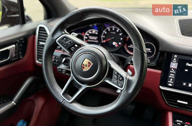 Внедорожник / Кроссовер Porsche Cayenne 2019 в 