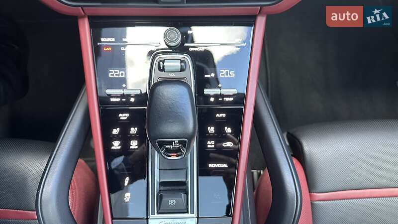 Внедорожник / Кроссовер Porsche Cayenne 2021 в Киеве