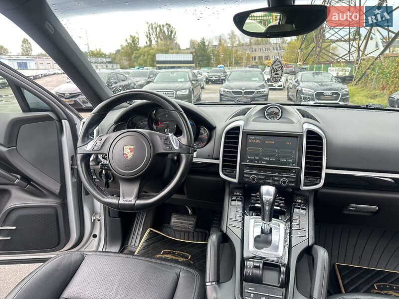 Внедорожник / Кроссовер Porsche Cayenne 2013 в Харькове