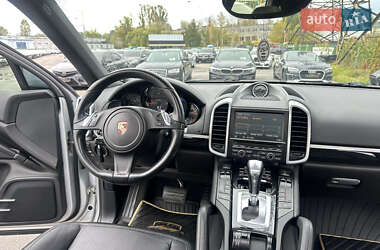 Внедорожник / Кроссовер Porsche Cayenne 2013 в 