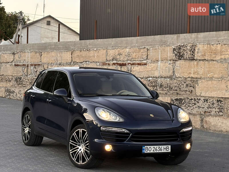Позашляховик / Кросовер Porsche Cayenne 2011 в Тернополі