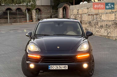 Позашляховик / Кросовер Porsche Cayenne 2011 в 