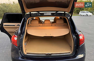 Позашляховик / Кросовер Porsche Cayenne 2011 в 