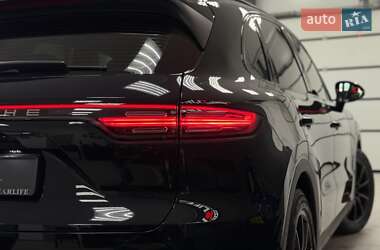 Позашляховик / Кросовер Porsche Cayenne 2018 в 