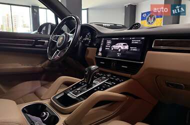 Позашляховик / Кросовер Porsche Cayenne 2018 в 