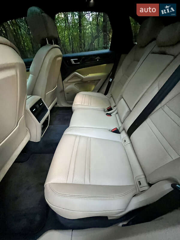 Позашляховик / Кросовер Porsche Cayenne 2018 в Києві