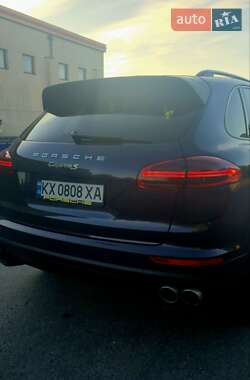 Внедорожник / Кроссовер Porsche Cayenne 2017 в 