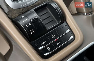 Внедорожник / Кроссовер Porsche Cayenne 2012 в 