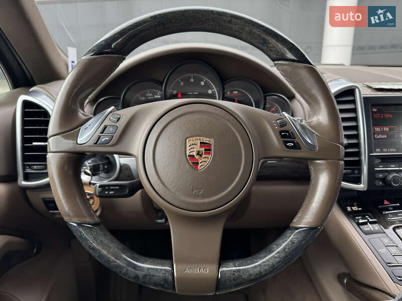 Внедорожник / Кроссовер Porsche Cayenne 2012 в Киеве