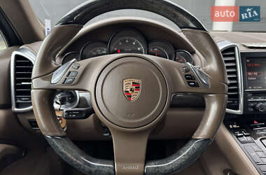 Внедорожник / Кроссовер Porsche Cayenne 2012 в 
