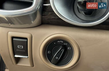 Внедорожник / Кроссовер Porsche Cayenne 2012 в 