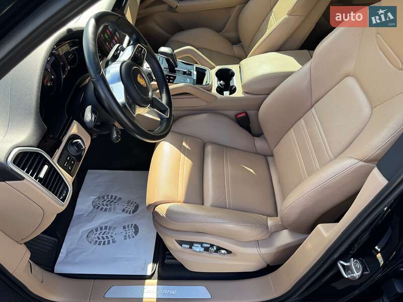 Позашляховик / Кросовер Porsche Cayenne 2019 в Києві