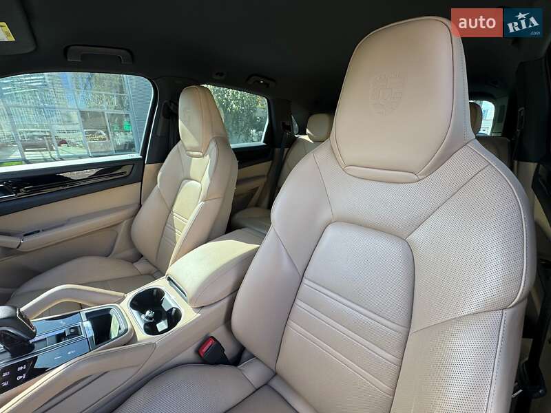 Позашляховик / Кросовер Porsche Cayenne 2019 в Києві