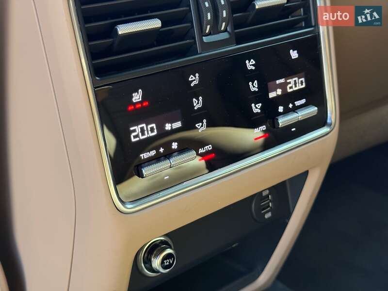 Позашляховик / Кросовер Porsche Cayenne 2019 в Києві