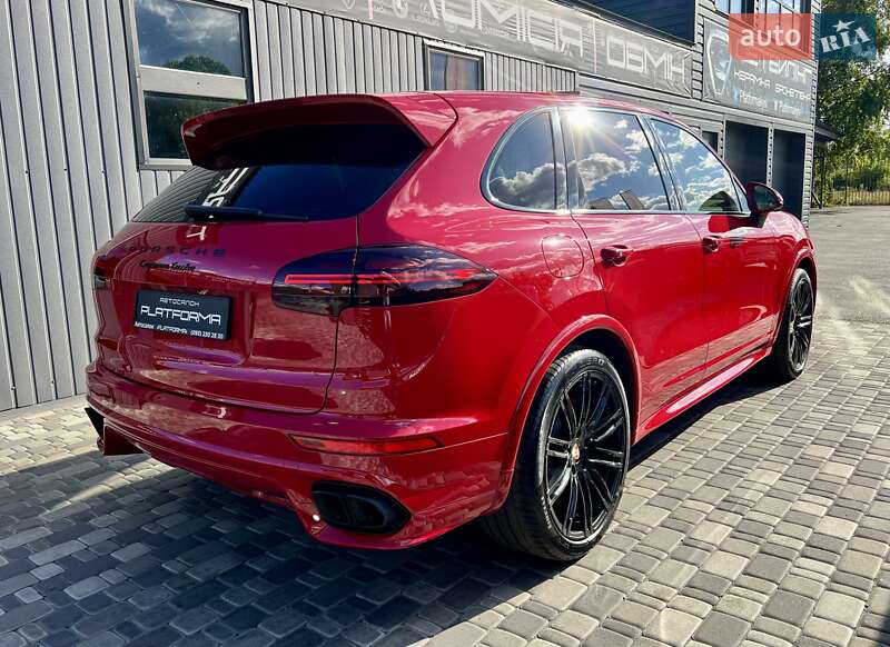 Внедорожник / Кроссовер Porsche Cayenne 2015 в Киеве