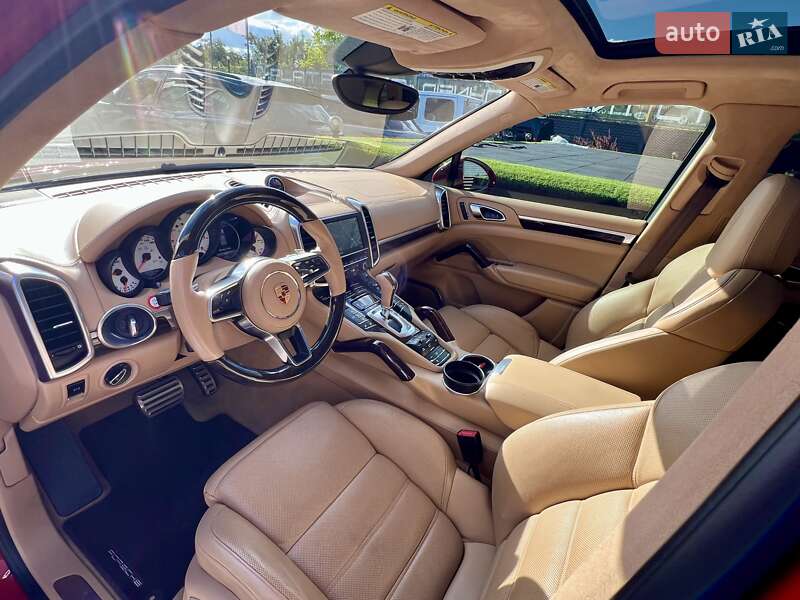 Внедорожник / Кроссовер Porsche Cayenne 2015 в Киеве