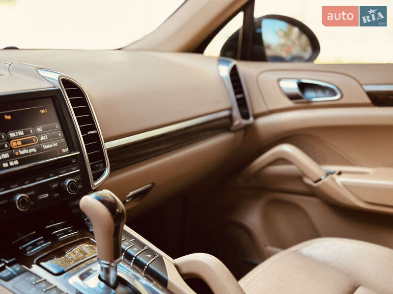 Внедорожник / Кроссовер Porsche Cayenne 2013 в Львове