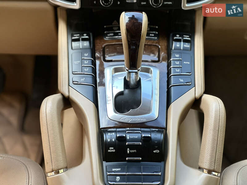 Внедорожник / Кроссовер Porsche Cayenne 2013 в Львове