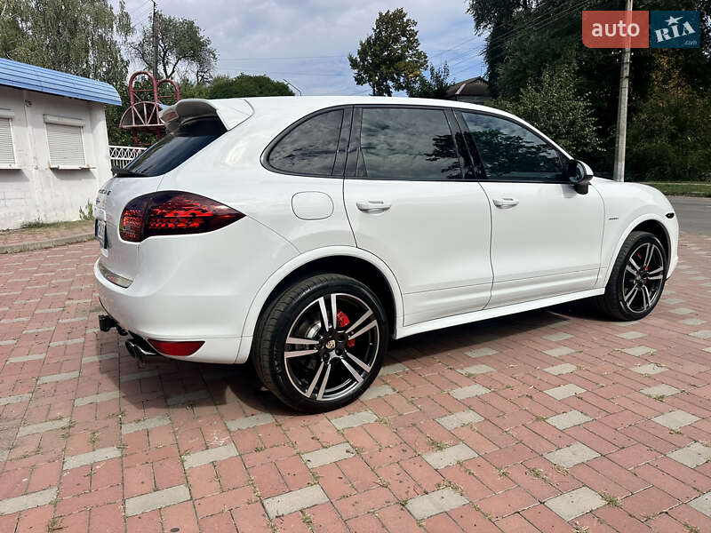 Позашляховик / Кросовер Porsche Cayenne 2014 в Умані