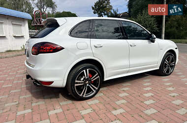 Внедорожник / Кроссовер Porsche Cayenne 2014 в 