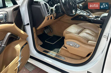 Внедорожник / Кроссовер Porsche Cayenne 2014 в 