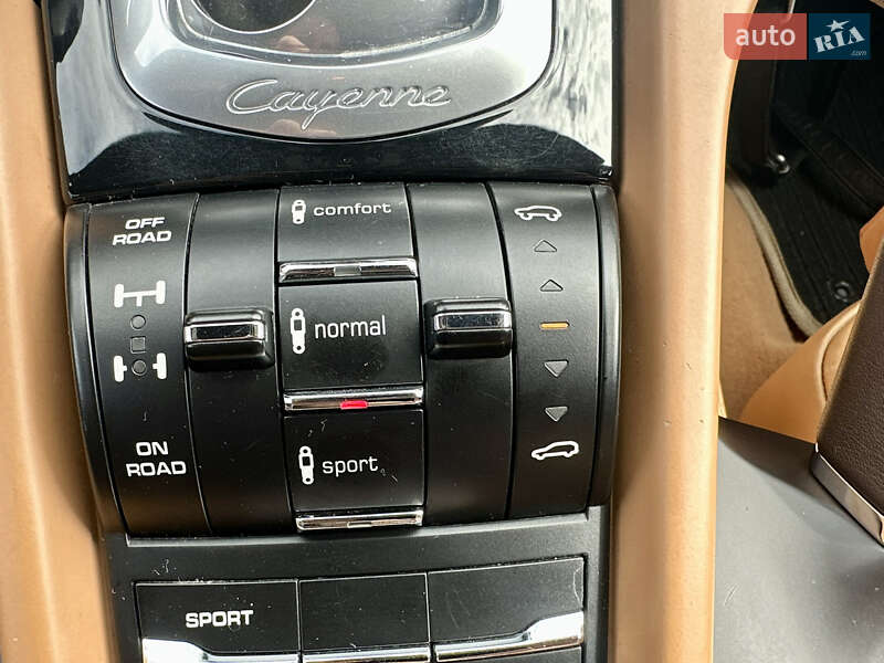 Позашляховик / Кросовер Porsche Cayenne 2014 в Умані