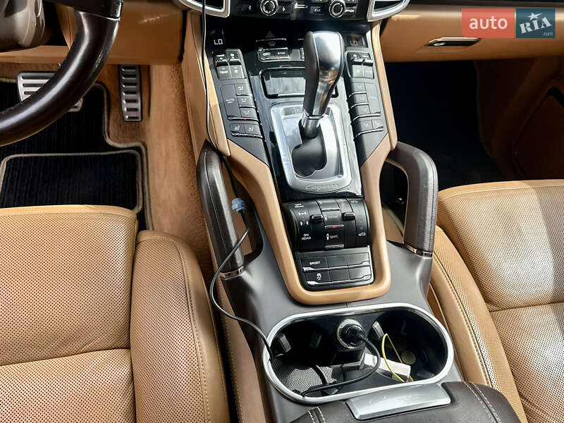 Позашляховик / Кросовер Porsche Cayenne 2014 в Умані