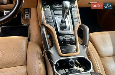 Внедорожник / Кроссовер Porsche Cayenne 2014 в 