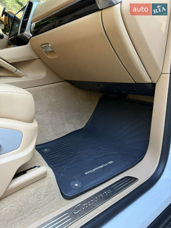 Внедорожник / Кроссовер Porsche Cayenne 2013 в Киеве фото 30 Внедорожник / Кроссовер Porsche Cayenne 2013 в Киеве
