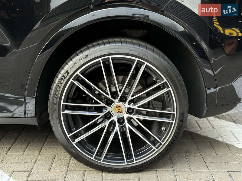 Позашляховик / Кросовер Porsche Cayenne 2021 в Києві