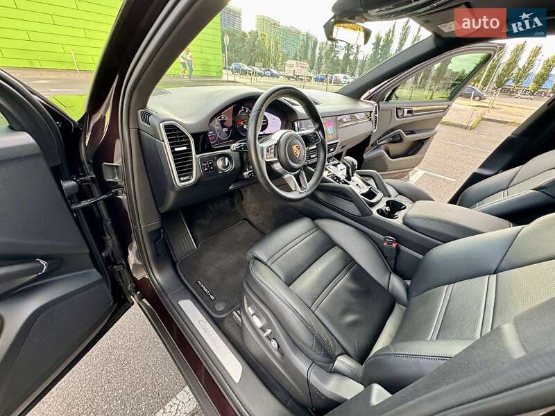 Позашляховик / Кросовер Porsche Cayenne 2018 в Києві