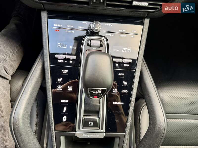 Позашляховик / Кросовер Porsche Cayenne 2018 в Києві