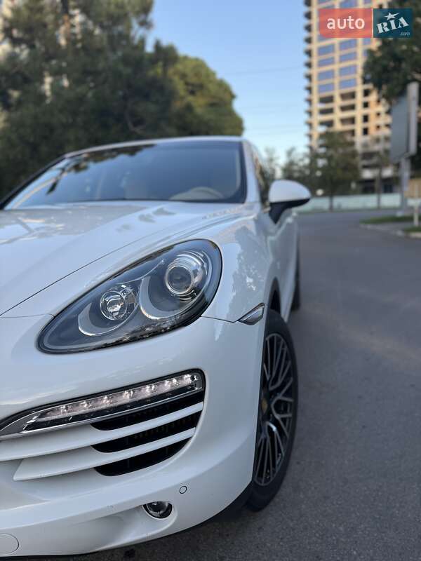 Позашляховик / Кросовер Porsche Cayenne 2012 в Дніпрі