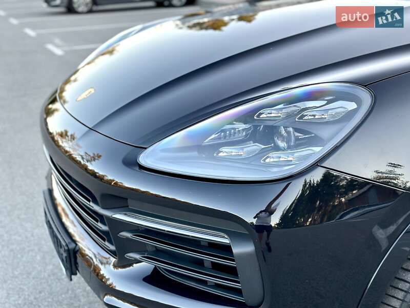 Внедорожник / Кроссовер Porsche Cayenne 2017 в Киеве