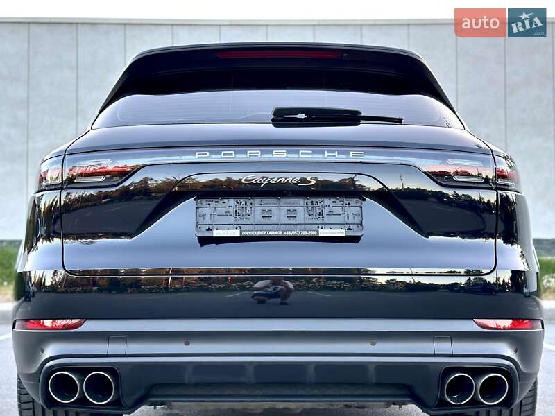 Внедорожник / Кроссовер Porsche Cayenne 2017 в Киеве