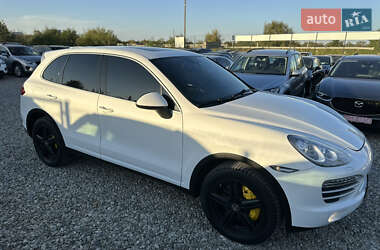 Позашляховик / Кросовер Porsche Cayenne 2014 в 